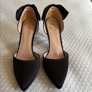 Elegant Black Heels with Bow Detail